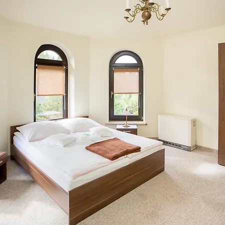 Villa Falsztyn Holiday Home *